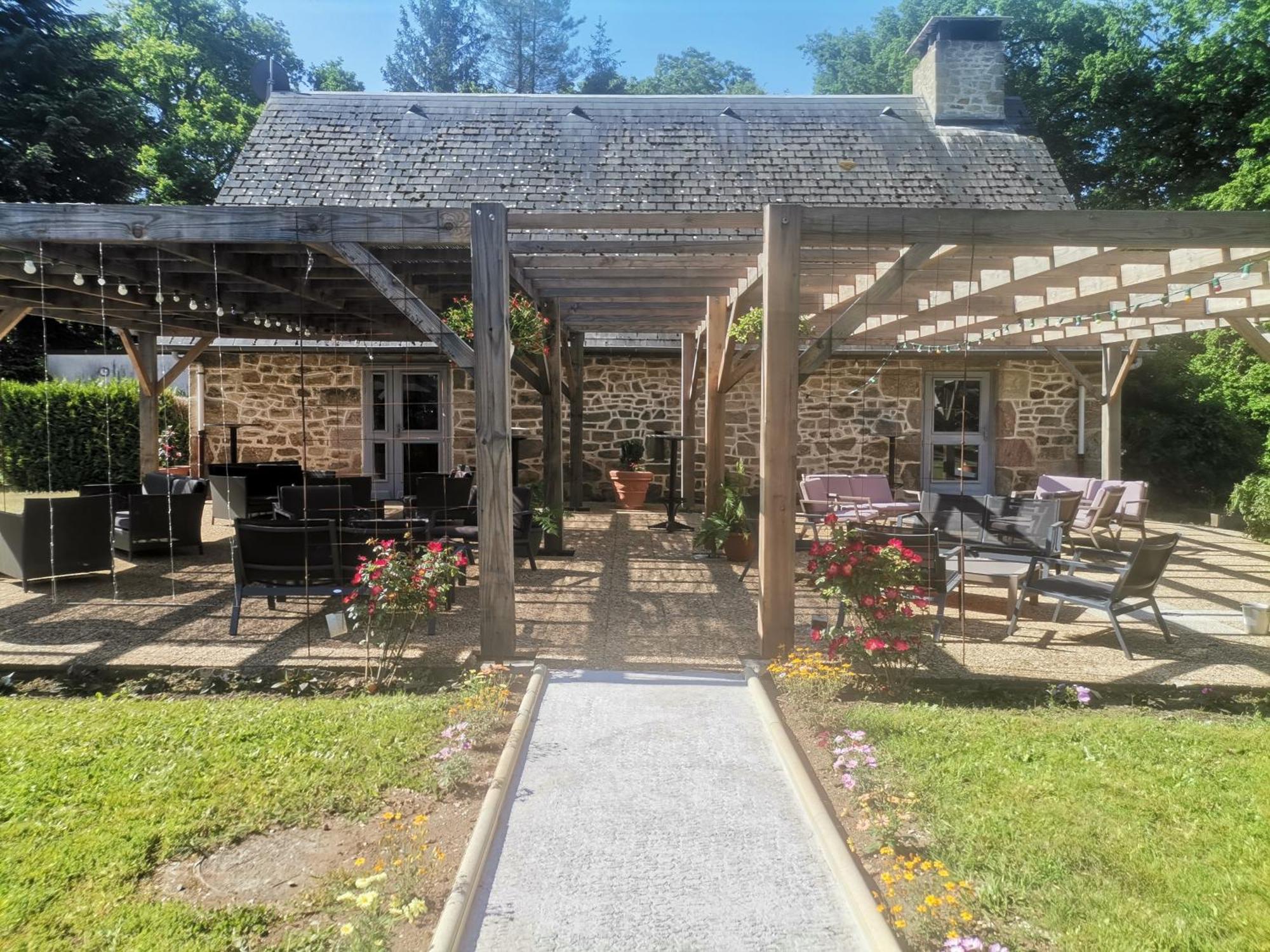 Hotel Domaine des Etangs de Taysse à Espagnac Extérieur photo