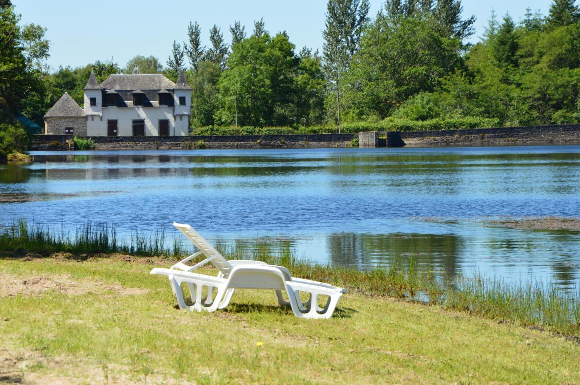 Hotel Domaine des Etangs de Taysse à Espagnac Extérieur photo
